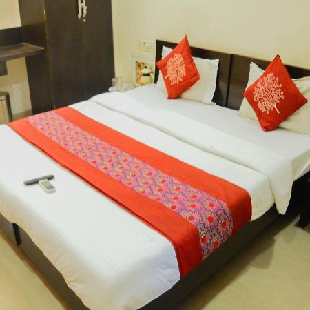 Hotel Royal Palace - 150 Meters From Mahakal Temple Удджайн Экстерьер фото